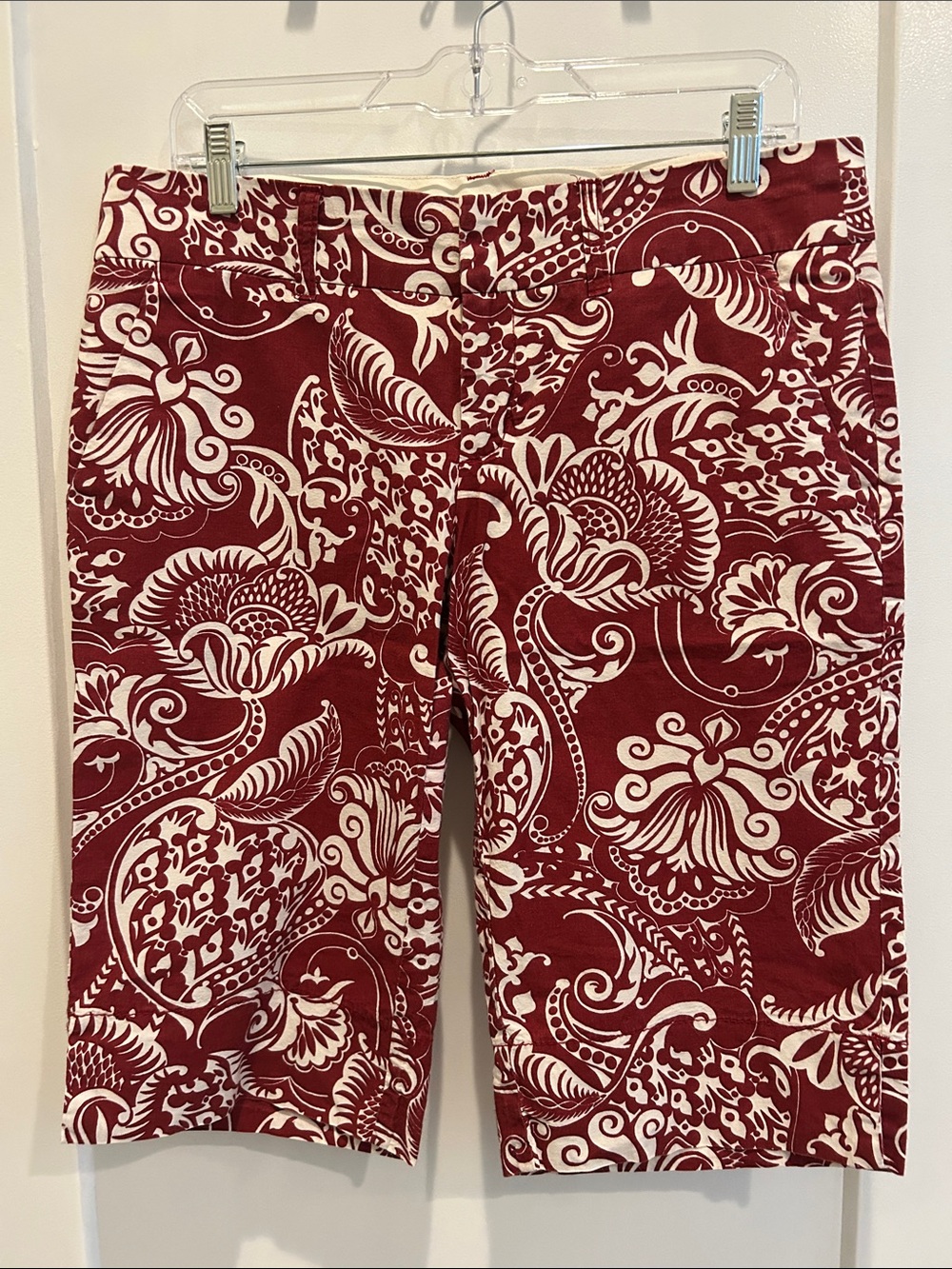 Women’s Red Floral Print Bermudas Shorts